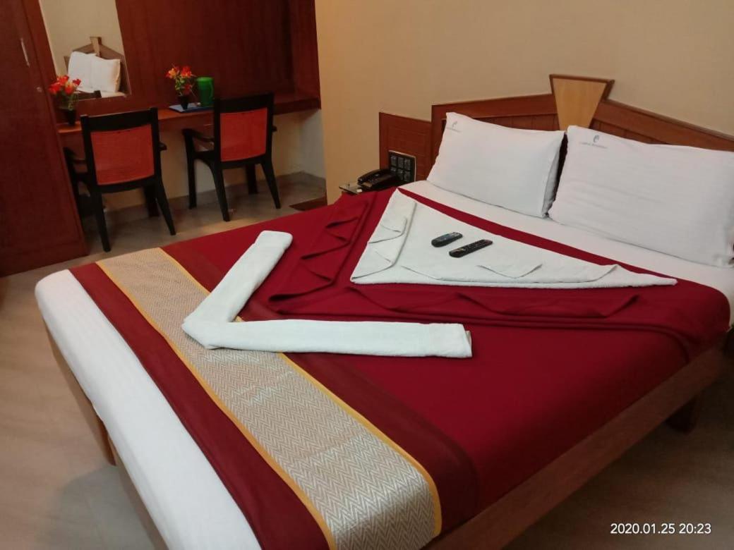 فندق شينايفي  Central Residency المظهر الخارجي الصورة