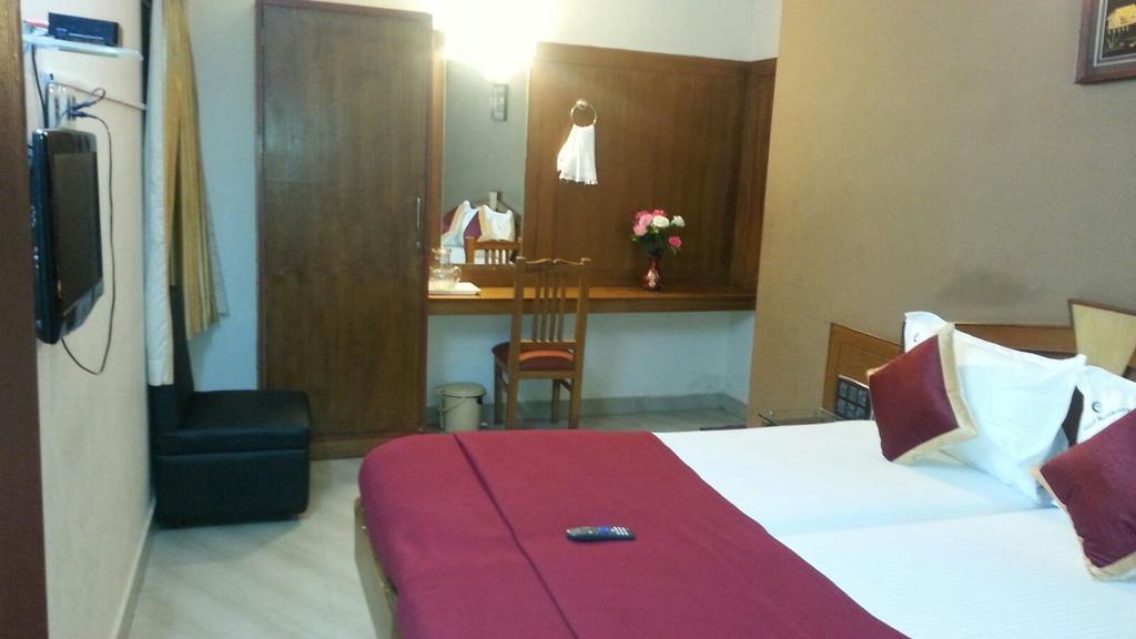 فندق شينايفي  Central Residency المظهر الخارجي الصورة