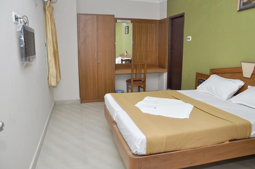 فندق شينايفي  Central Residency المظهر الخارجي الصورة