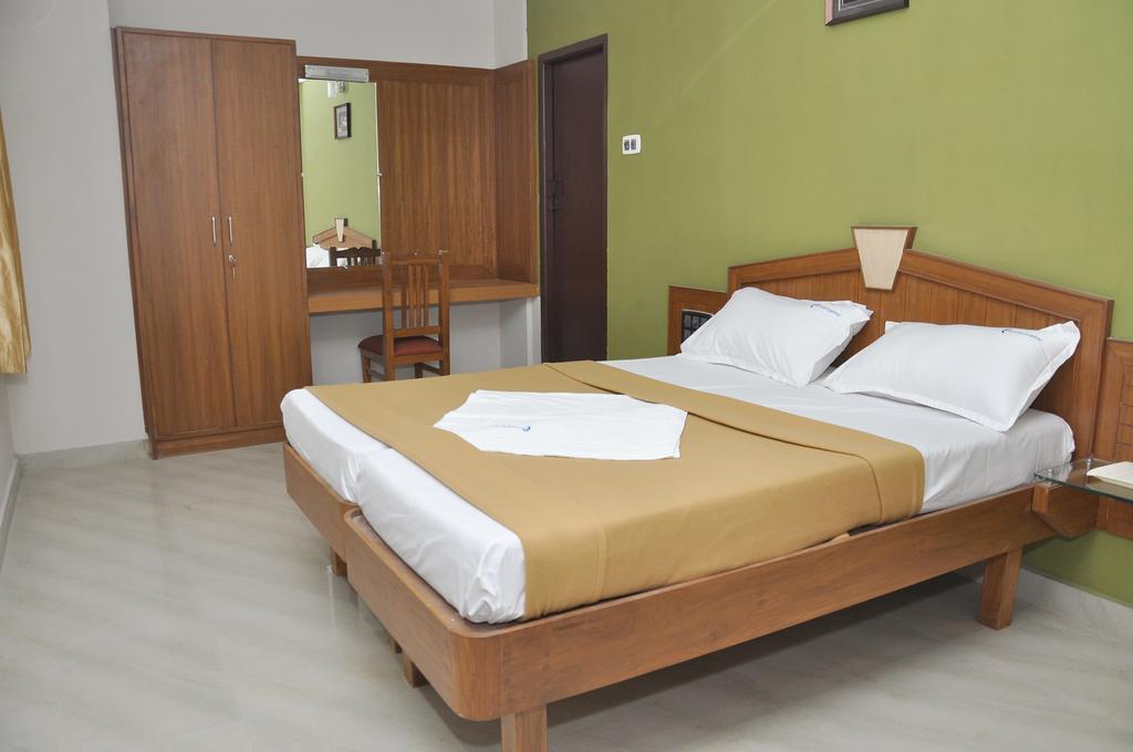 فندق شينايفي  Central Residency المظهر الخارجي الصورة
